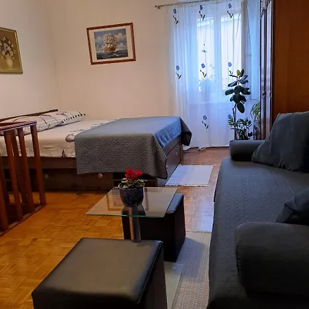 New ❷⓿❷❸ Classic Cozy In Appartement